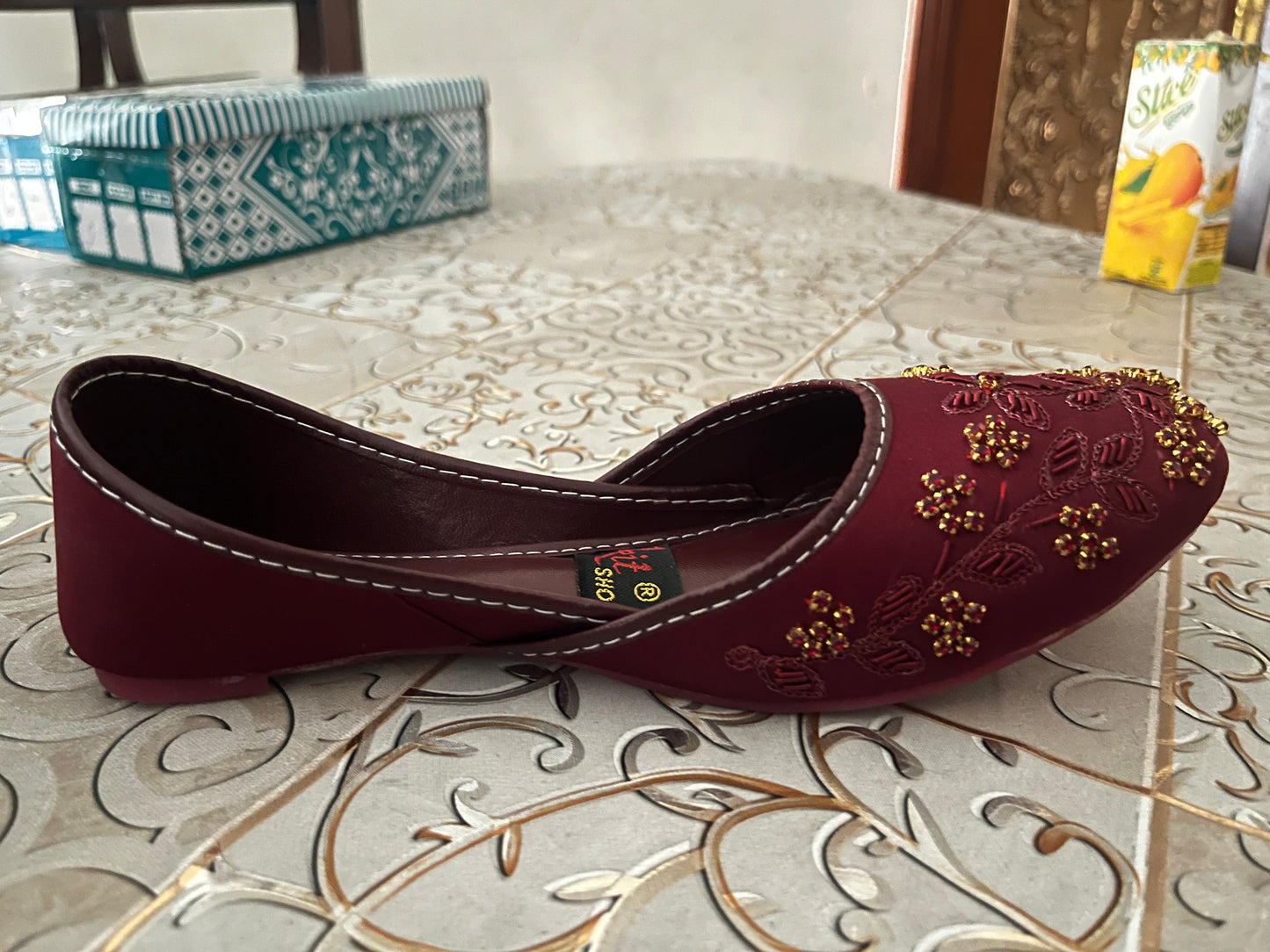 Tilla work Khussa