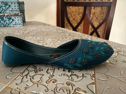 Tilla Work Khussa