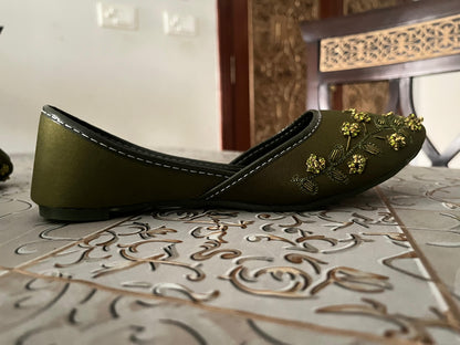 Tilla work Khussa